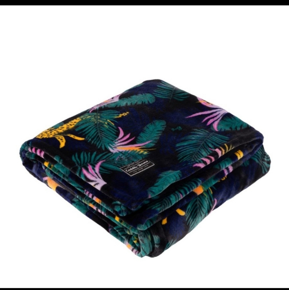 Lug Cuddle Throw In Luxe Leopard NWT Sold Out Print Taken Out Of Bag For Photo.